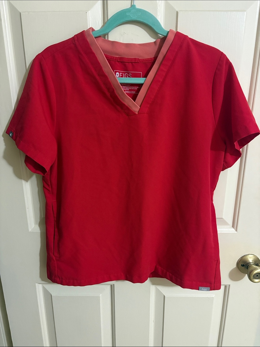 Figs Women's Red V-Neck Scrub Top with Peach Trim Size Large